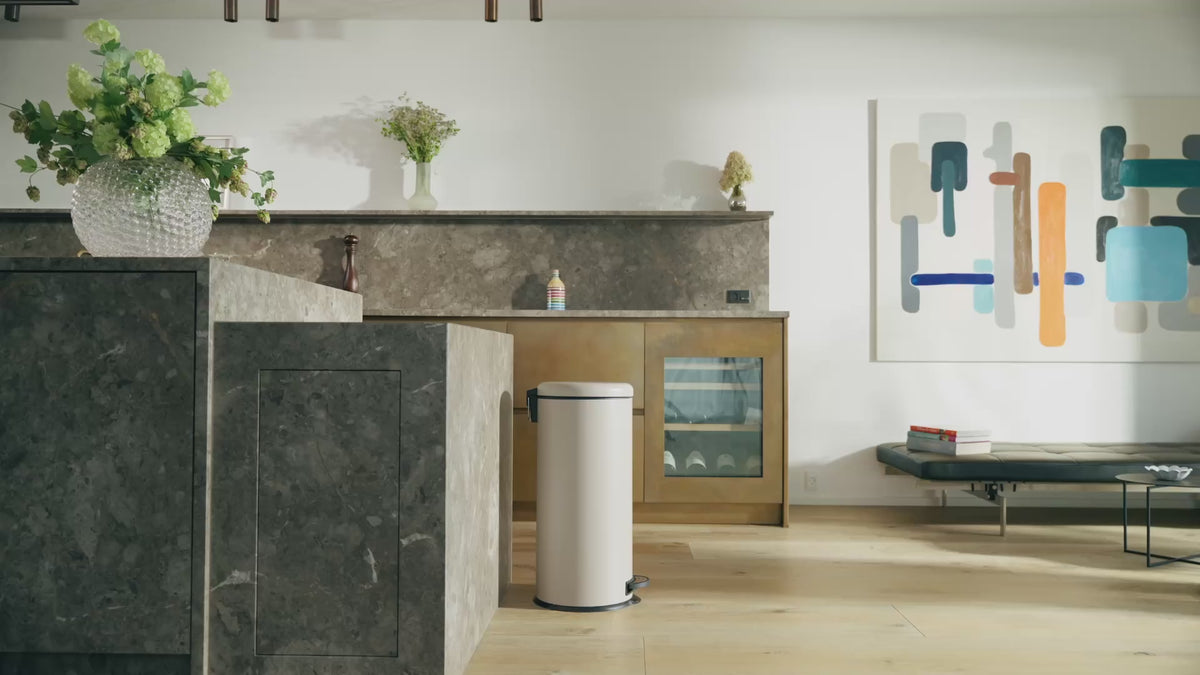 Load video: Move Stangstøvsuger 150 W